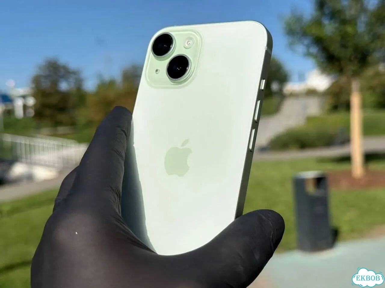 iPhone 15, 128 ГБ, SIM + eSIM фото 2