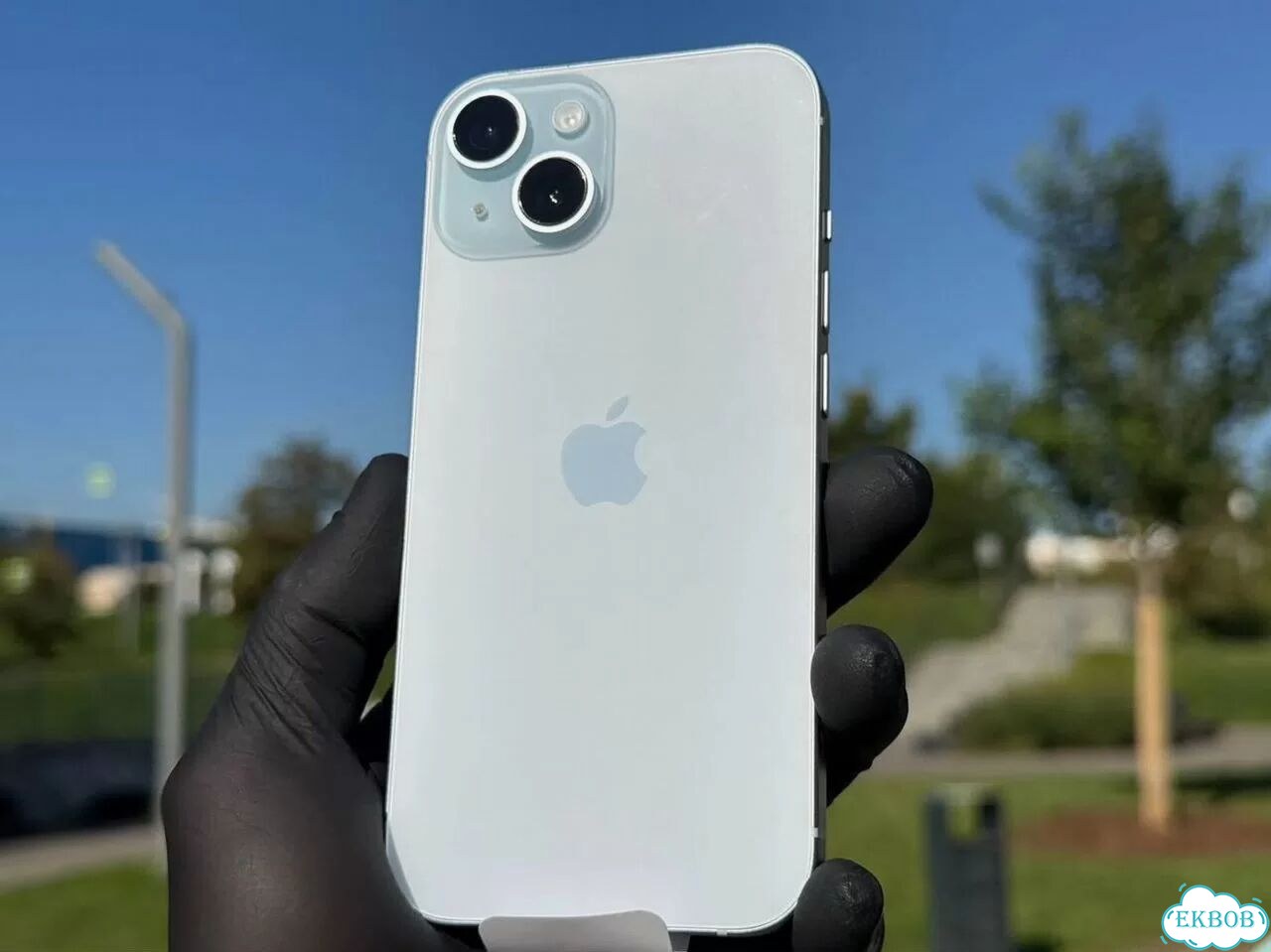 iPhone 15, 256 ГБ, SIM + eSIM фото 1