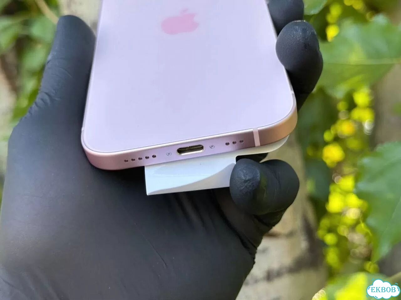 iPhone 15, 256 ГБ, SIM + eSIM фото 5