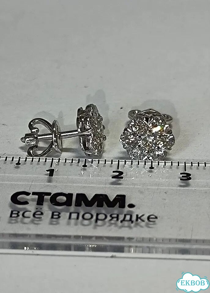 Золотые серьги пусеты с бриллиантами фото 5