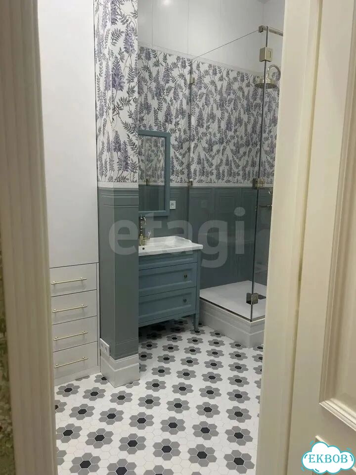 2-к. квартира, 76 м², 7/28 эт. фото 2