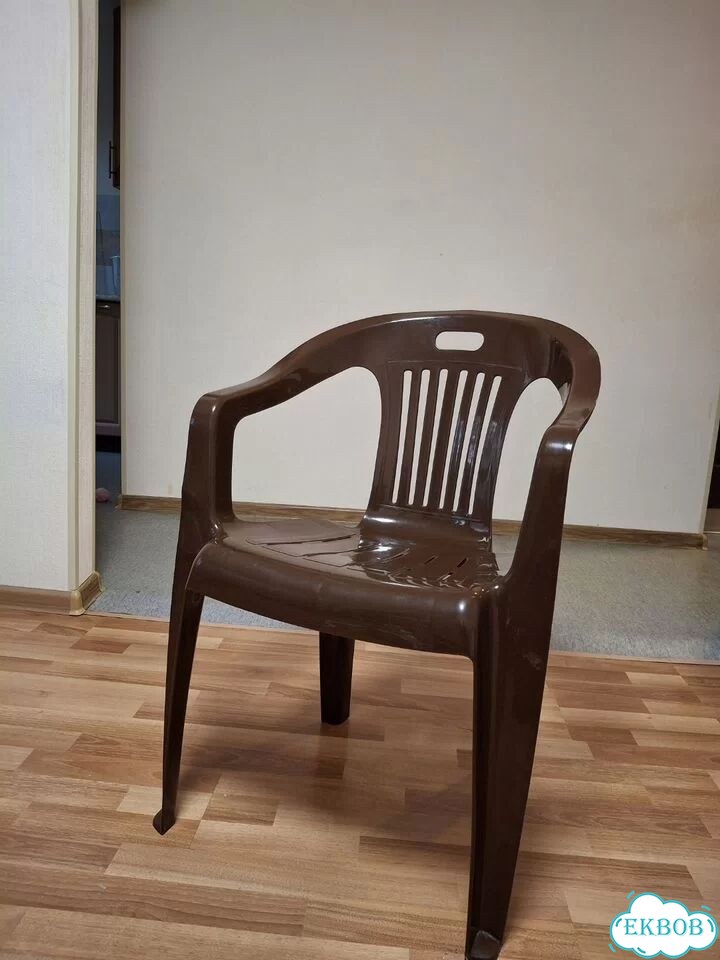 Стул пластиковый фото 1