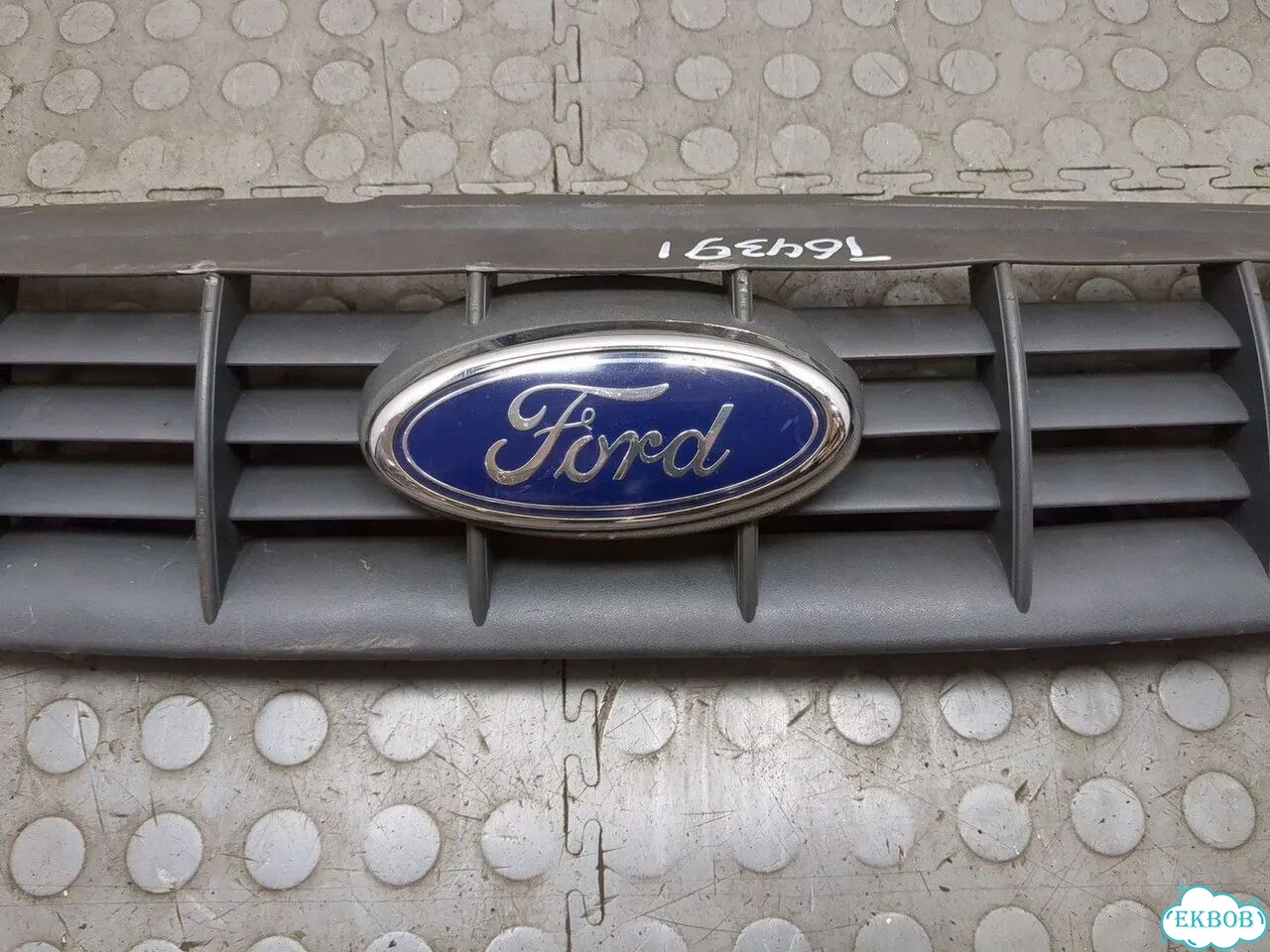 Решетка радиатора Ford Focus 2 фото 2