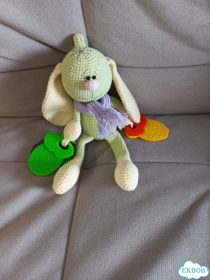 Вязанный зайчик фото 2
