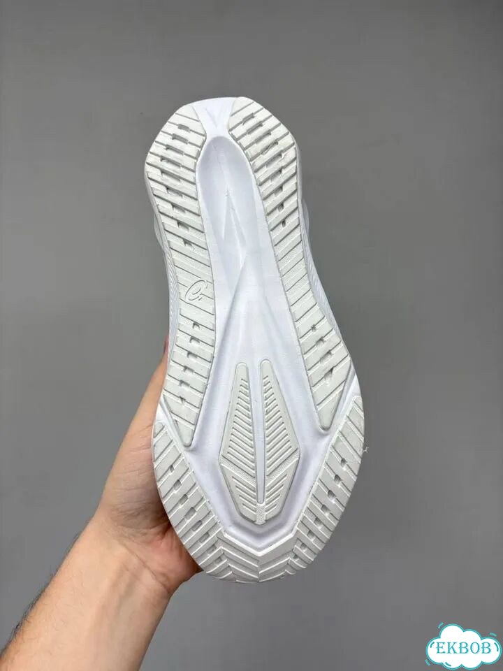 Asics Novablast 5 (SO) фото 4
