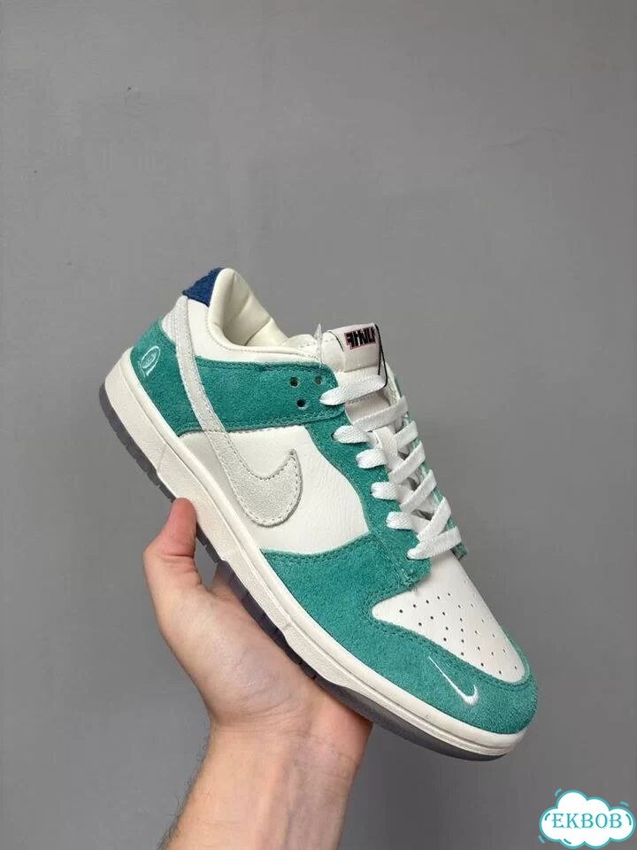 Nike Kasina X Dunk Low 'Road Sign' (SO) фото 3