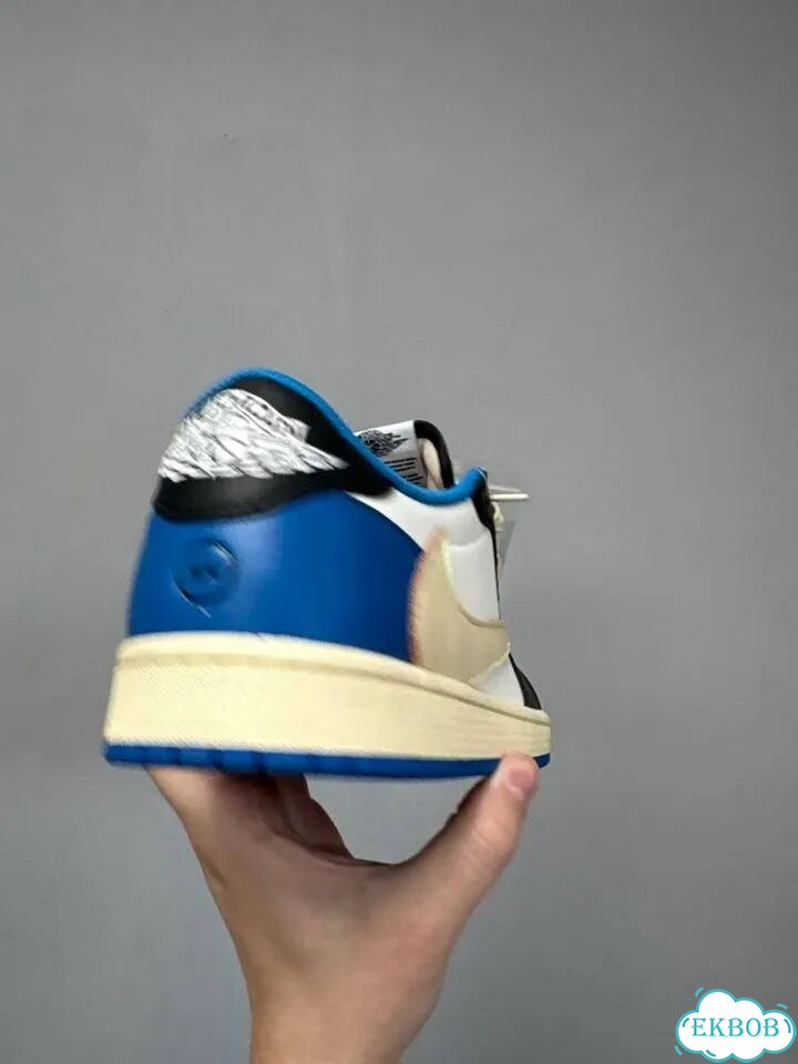 Nike Air Jordan 1 Low Fragment X Travis Scott (SO) фото 2