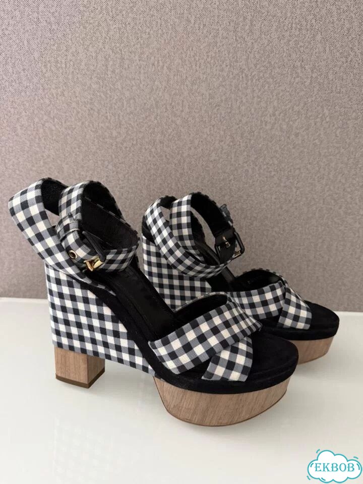 Босоножки louis vuitton фото 1