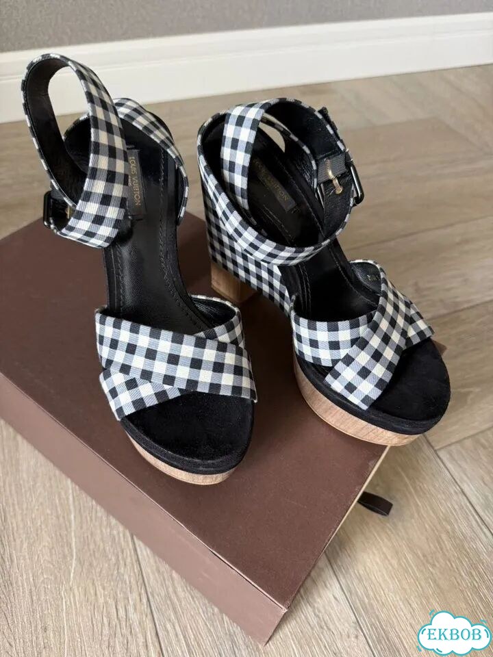 Босоножки louis vuitton фото 2