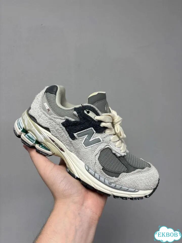 New Balance 2002r Protection Pack Серые фото 1