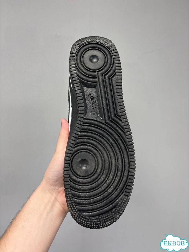 Nike Air Force 1 Бело-черные фото 3