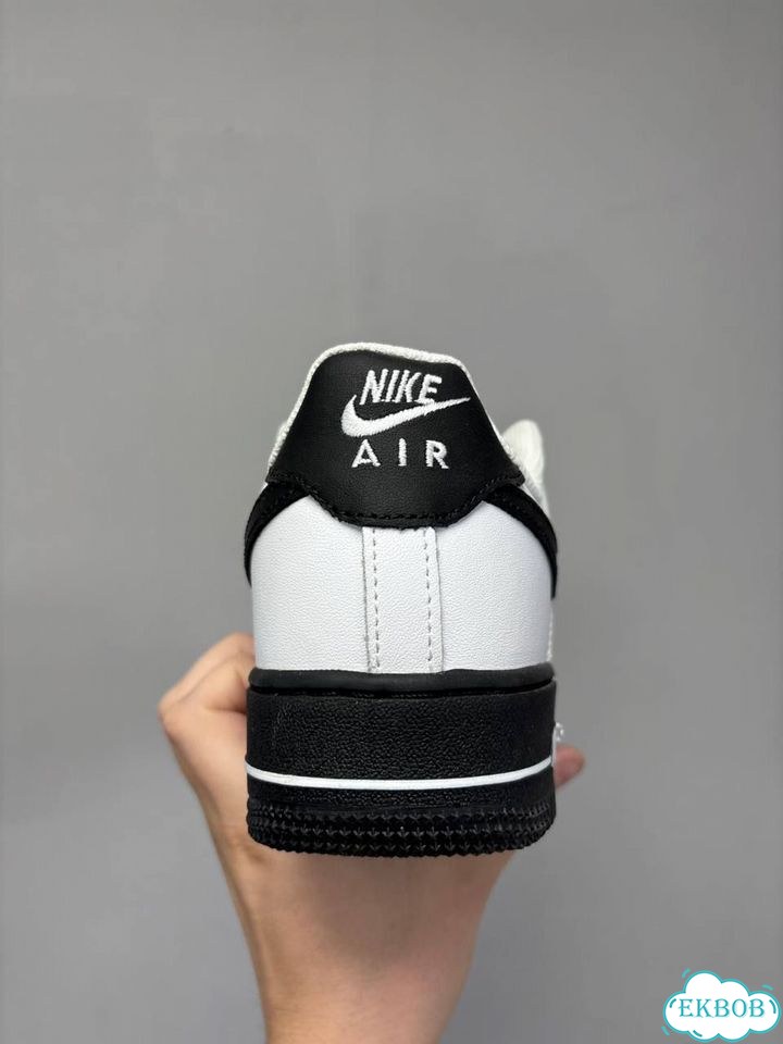 Nike Air Force 1 Бело-черные фото 5