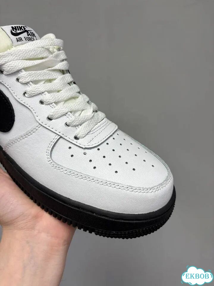 Nike Air Force 1 Бело-черные фото 8