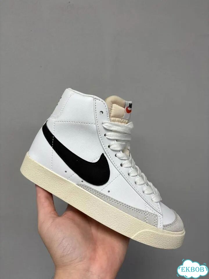 Nike Blazer 77 Mid Бело-черные фото 1