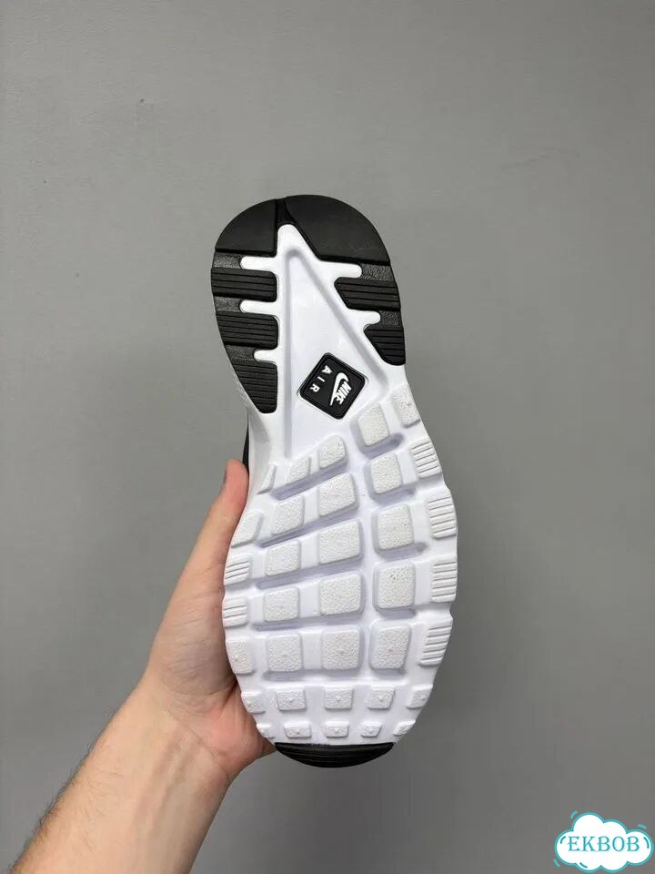 Nike Air Huarache Ultra Черно-белые фото 9