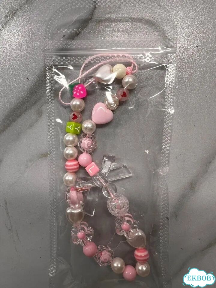 Бусы на запястье для телефона фото 2
