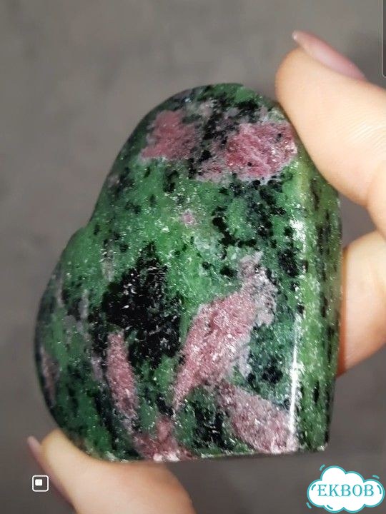 Цоизит Рубин Камень Сердце Анахата Любовь фото 4