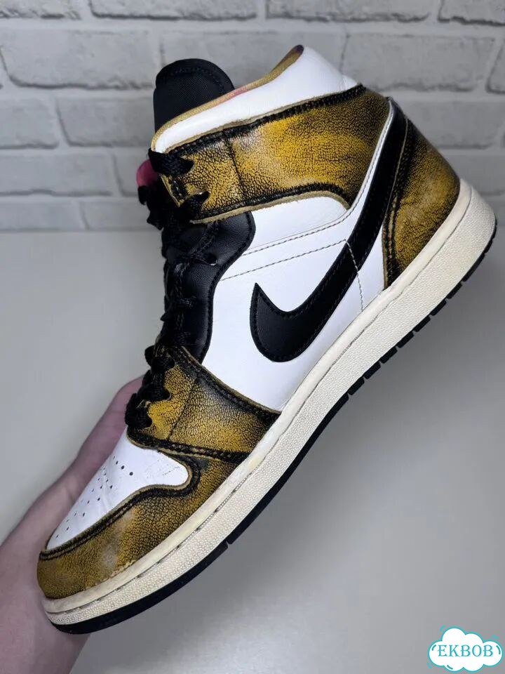 Кроссовки Nike Air Jordan 1 Mid SE оригинал фото 4