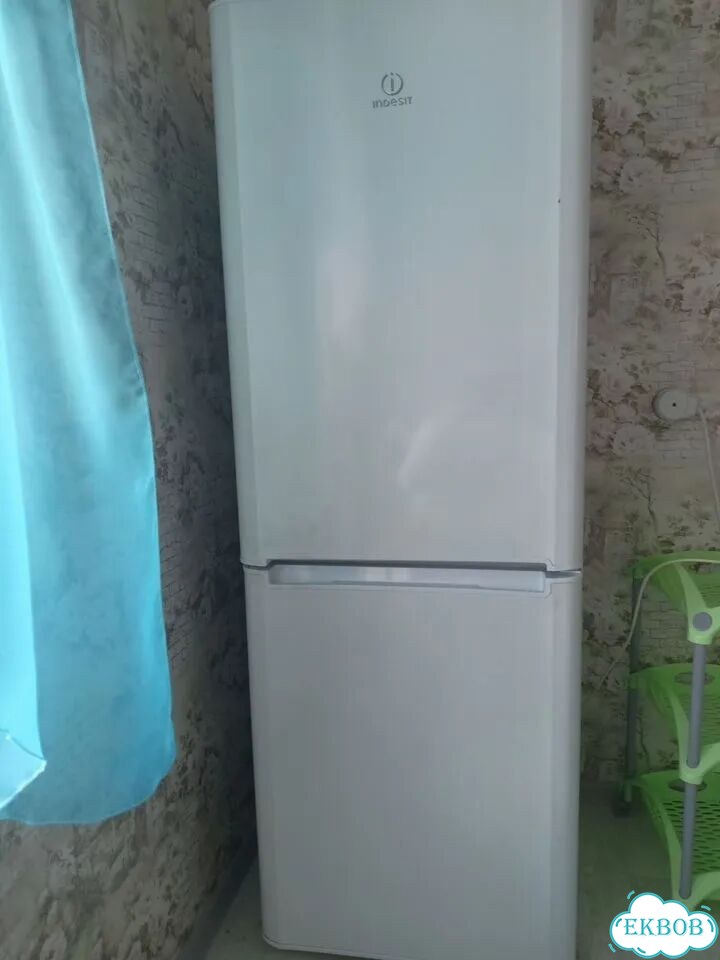 Холодильник бу фото 1