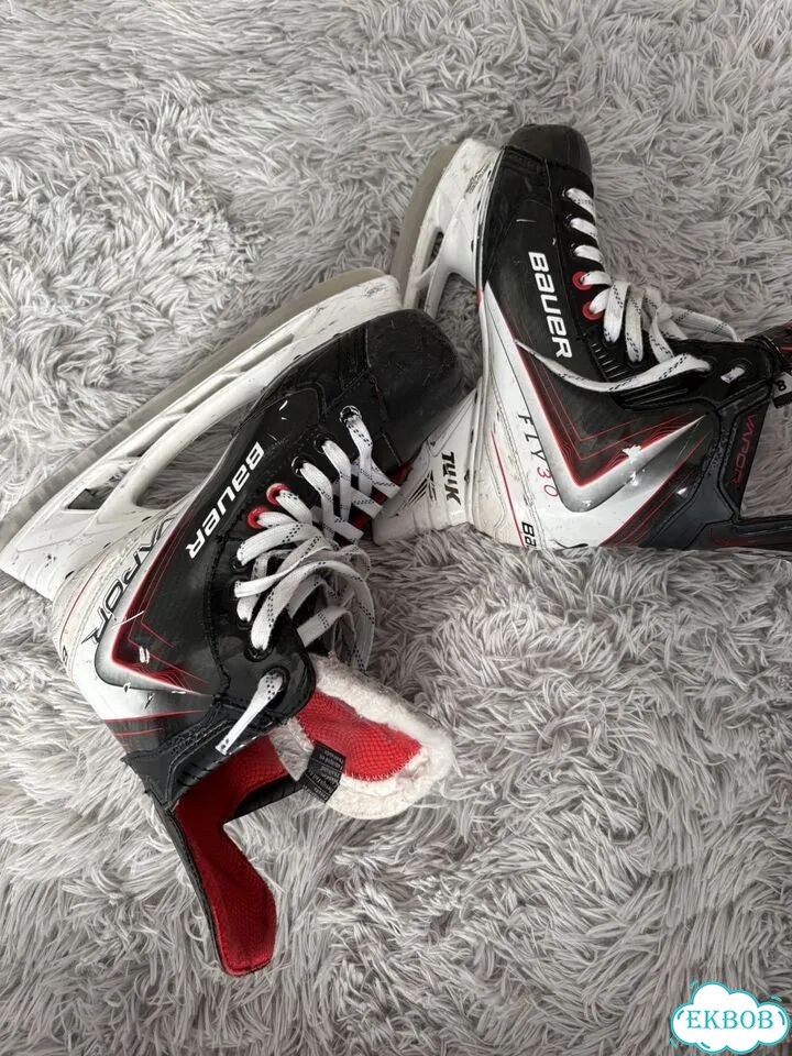 Хоккейные коньки Bauer Vapor Fly 30 SR фото 1