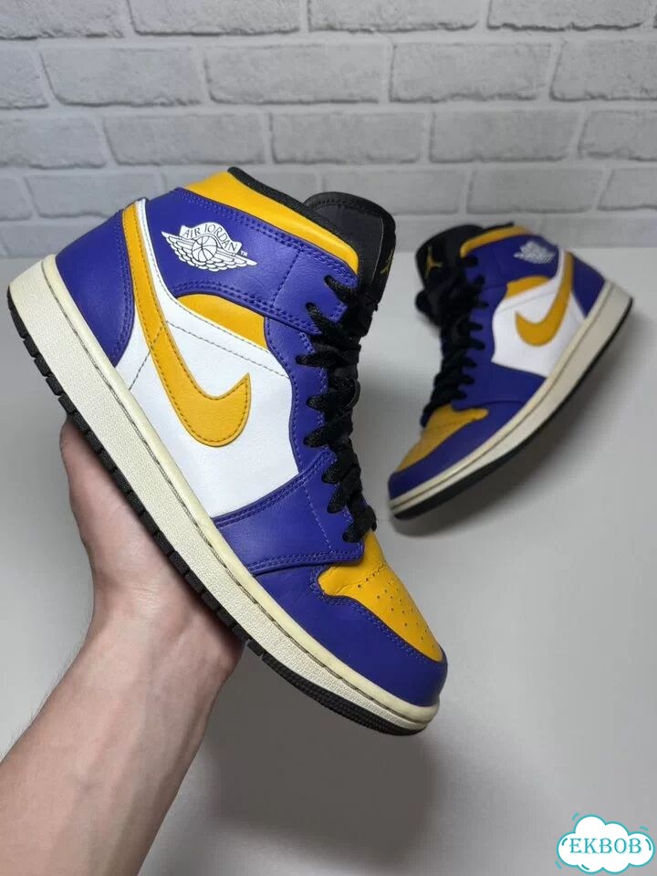 Оригинал Nike Air Jordan 1 Mid фото 1