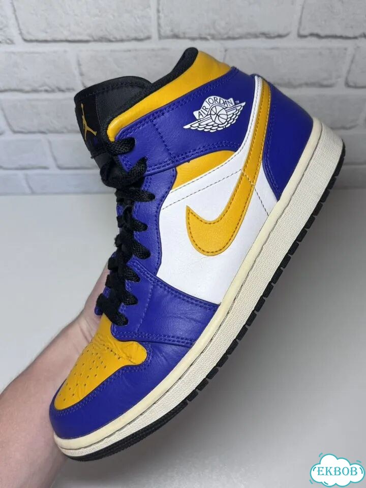 Оригинал Nike Air Jordan 1 Mid фото 2
