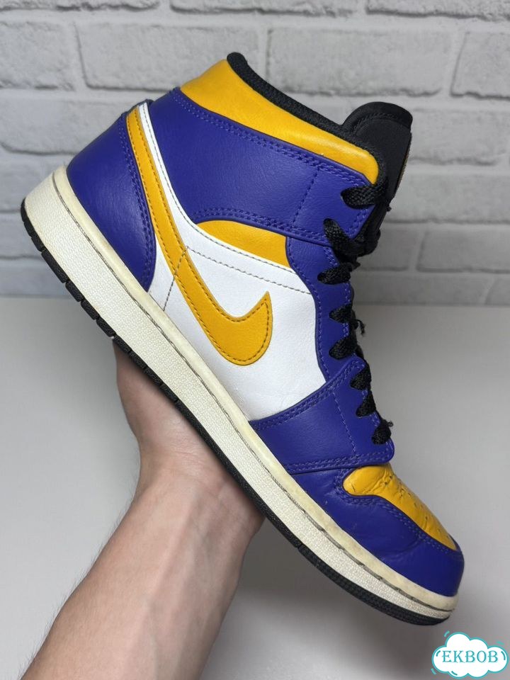 Оригинал Nike Air Jordan 1 Mid фото 3