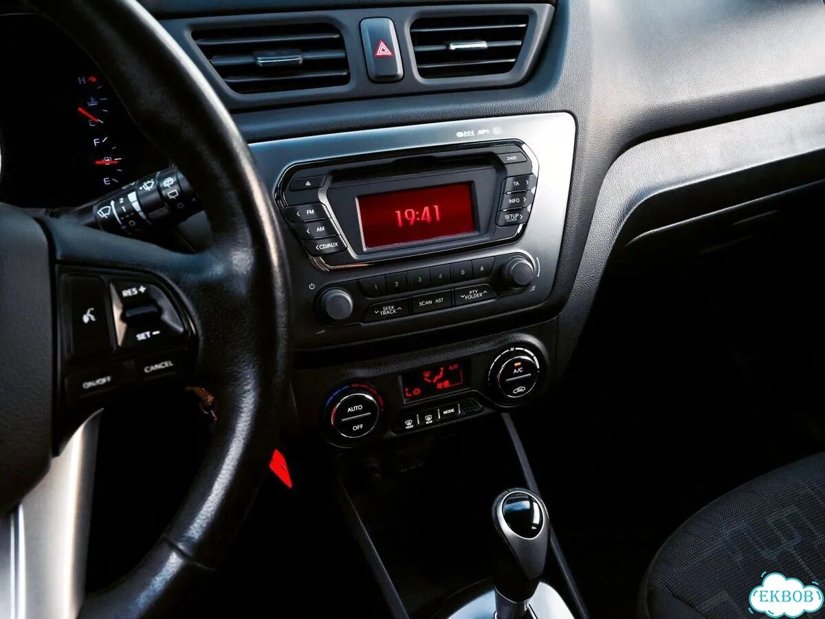 Kia Rio 1.6 AT, 2013, 141 212 км фото 9