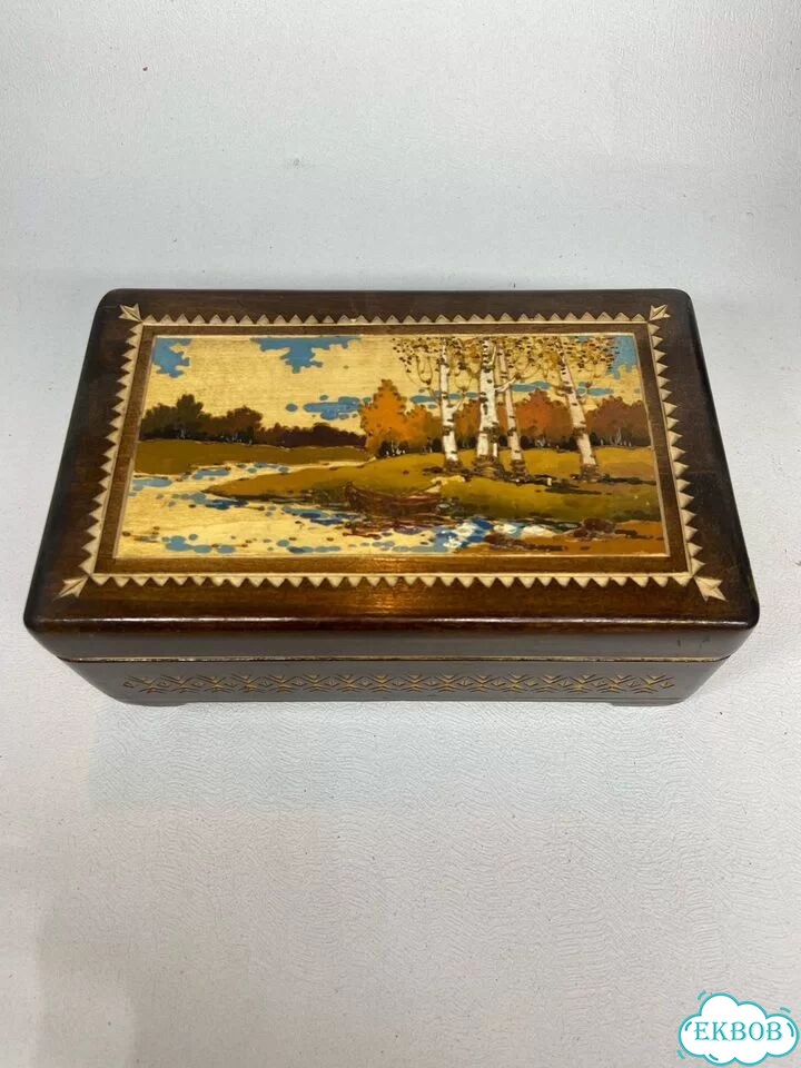 Деревянная шкатулка. СССР, дерево, резьба фото 1