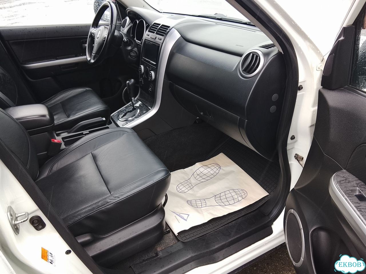 Suzuki Grand Vitara 2.4 AT, 2011, 145 000 км фото 10
