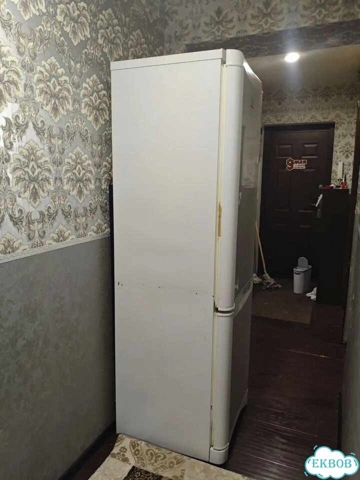 Холодильник indesit на запчасти фото 1