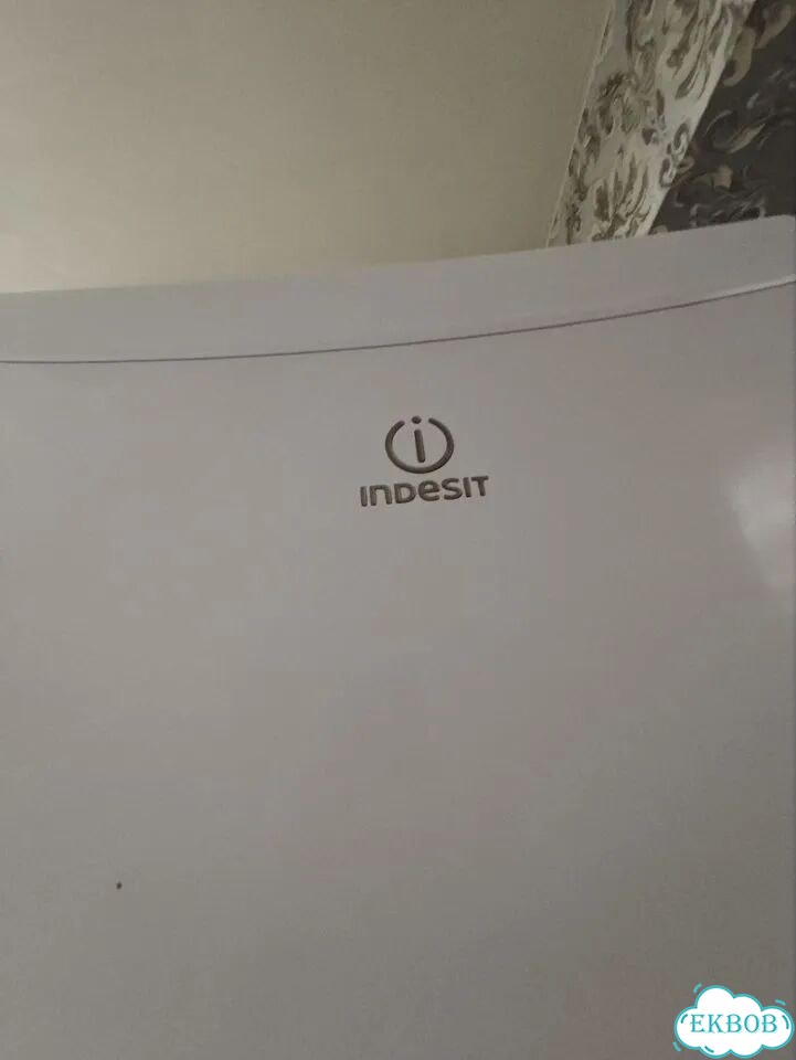 Холодильник indesit на запчасти фото 3