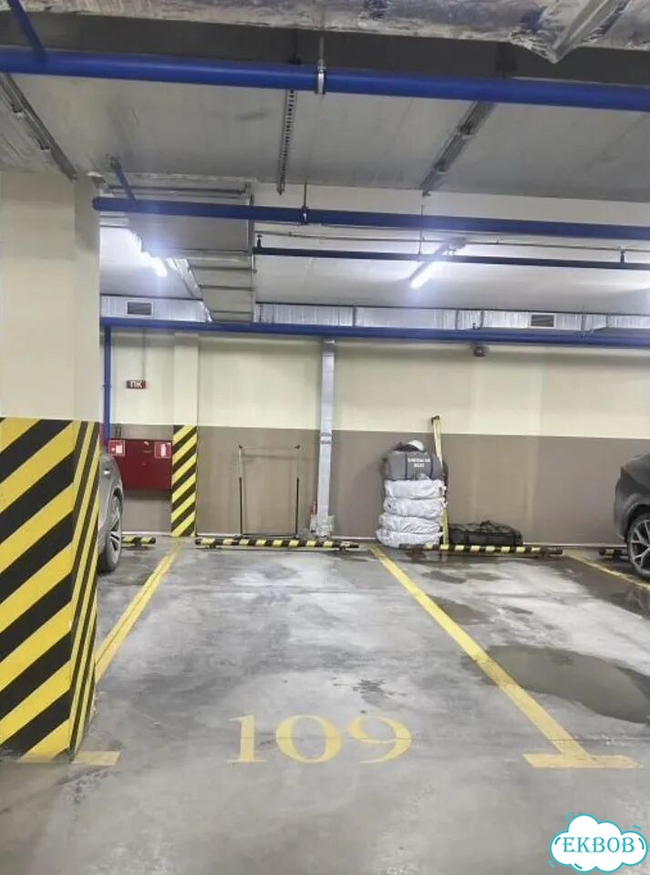 Машиноместо, 15 м² фото 1