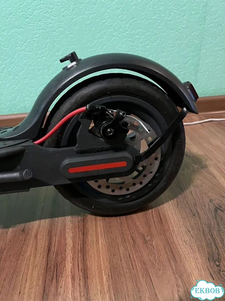 Электросамокат Xiaomi Mi Electric Scooter Pro фото 6