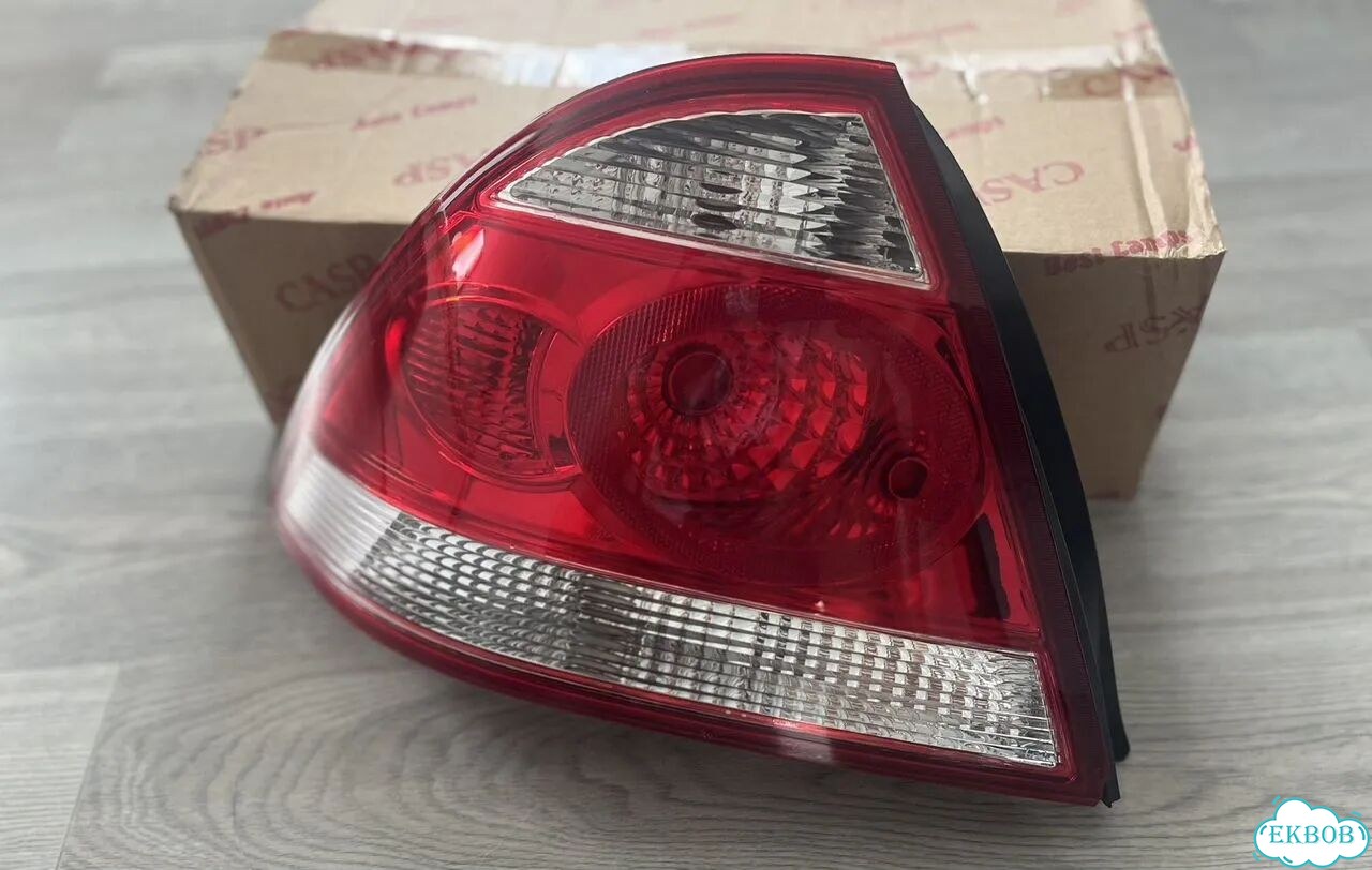 Фонарь левый задний Nissan Almera Classic фото 1