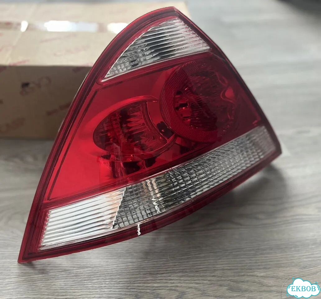 Фонарь левый задний Nissan Almera Classic фото 2