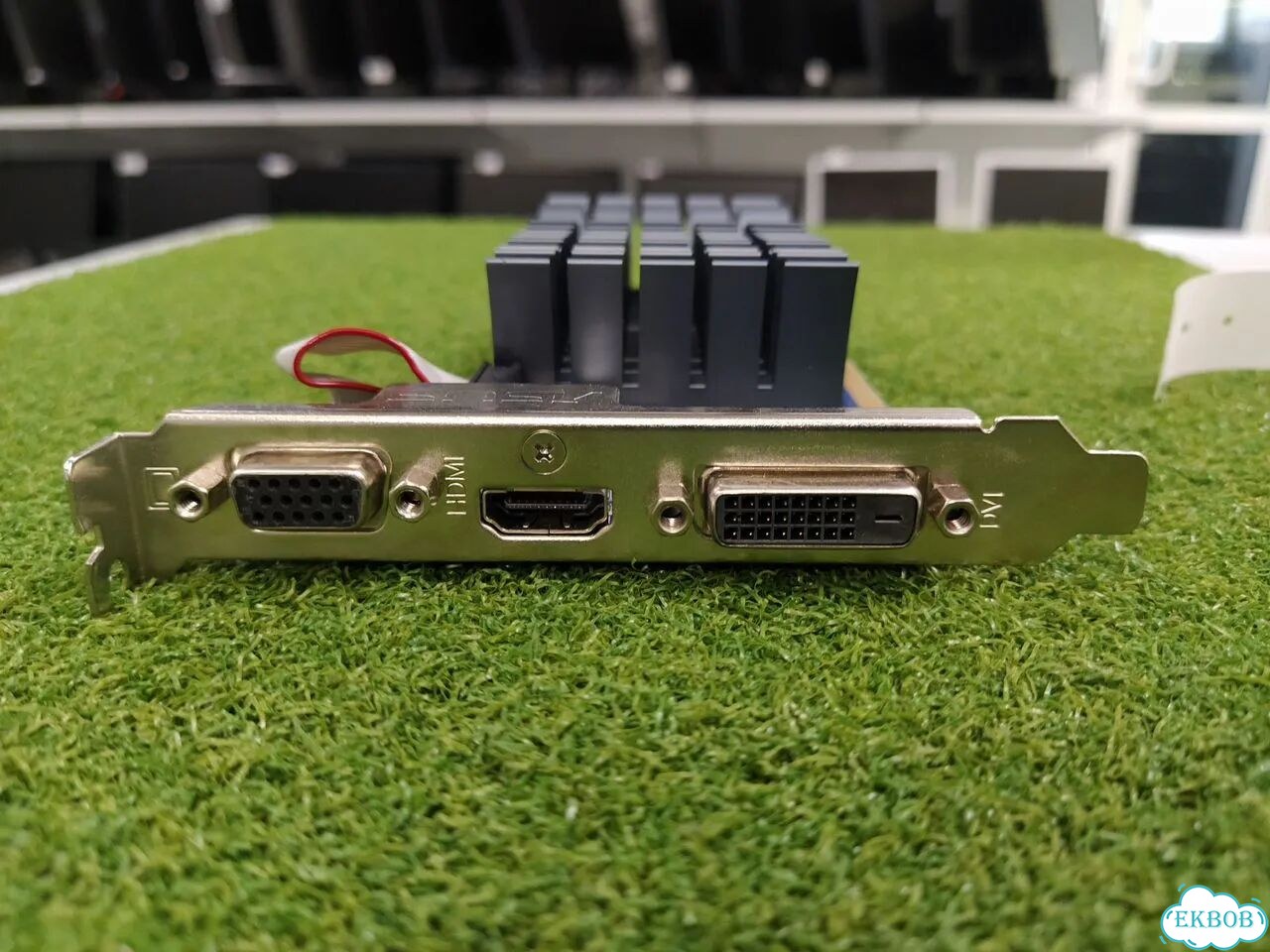 Видеокарта asus Nvidia GT710 2Gb фото 3