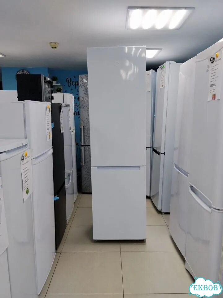 Холодильник Hi 2024 год фото 1