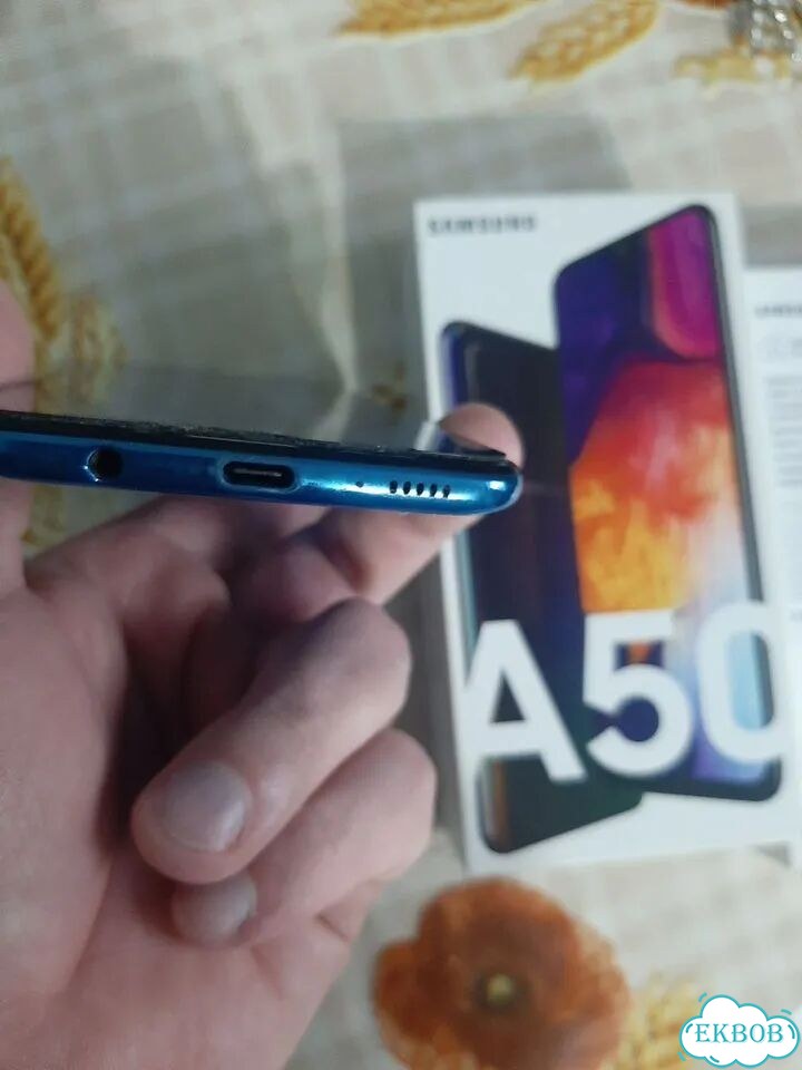 Samsung Galaxy A50, 6/128 ГБ, 2 SIM фото 3