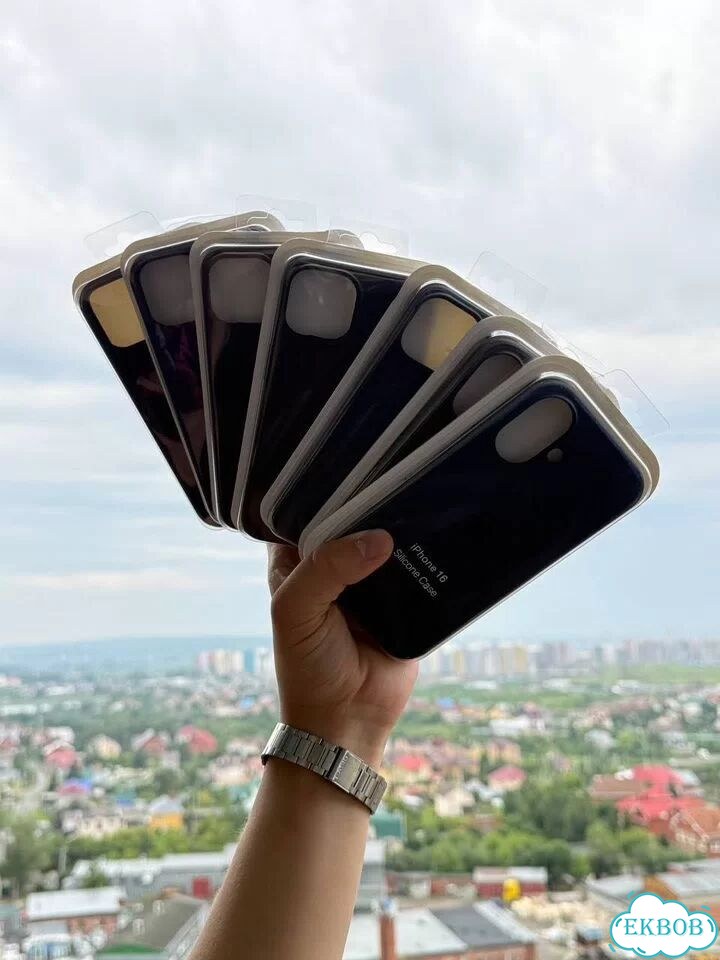 Чехол на iPhone 15 фото 1