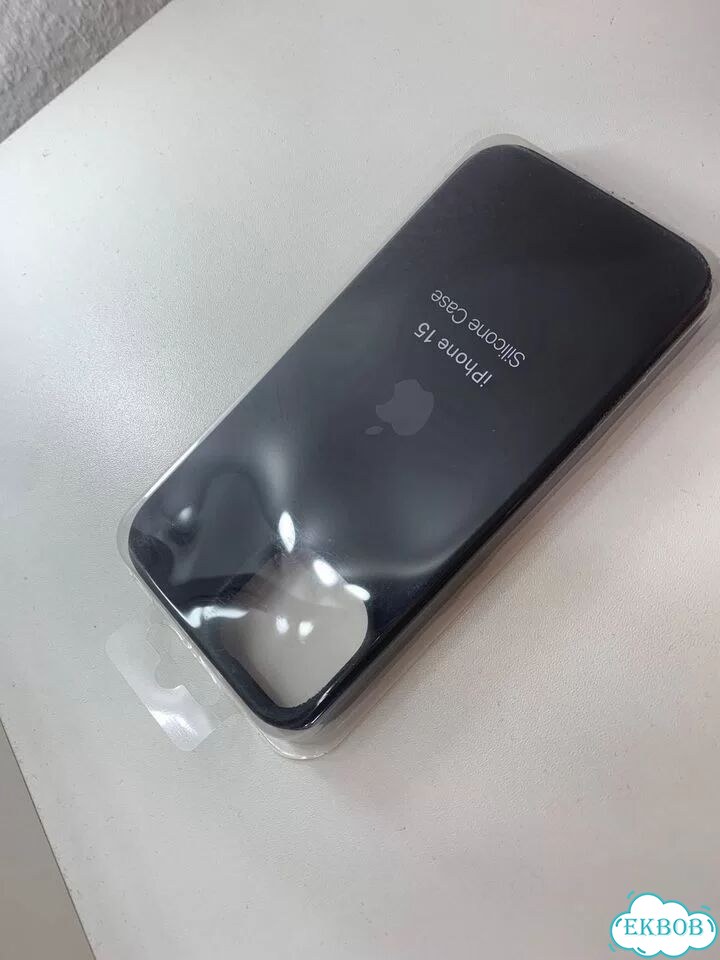 Чехол на iPhone 15 фото 2