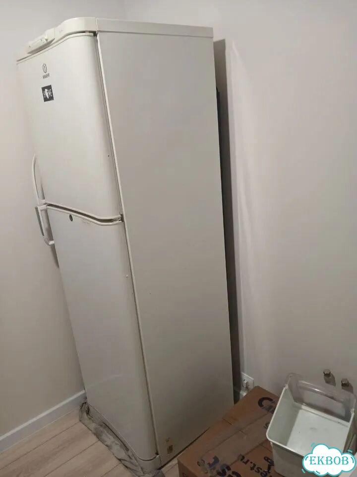 Холодильник на запчасти фото 2