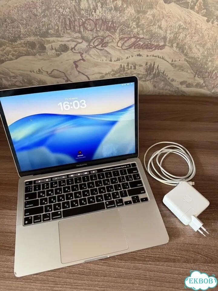 MacBook Pro M1 Touch Bar 8 256 фото 1