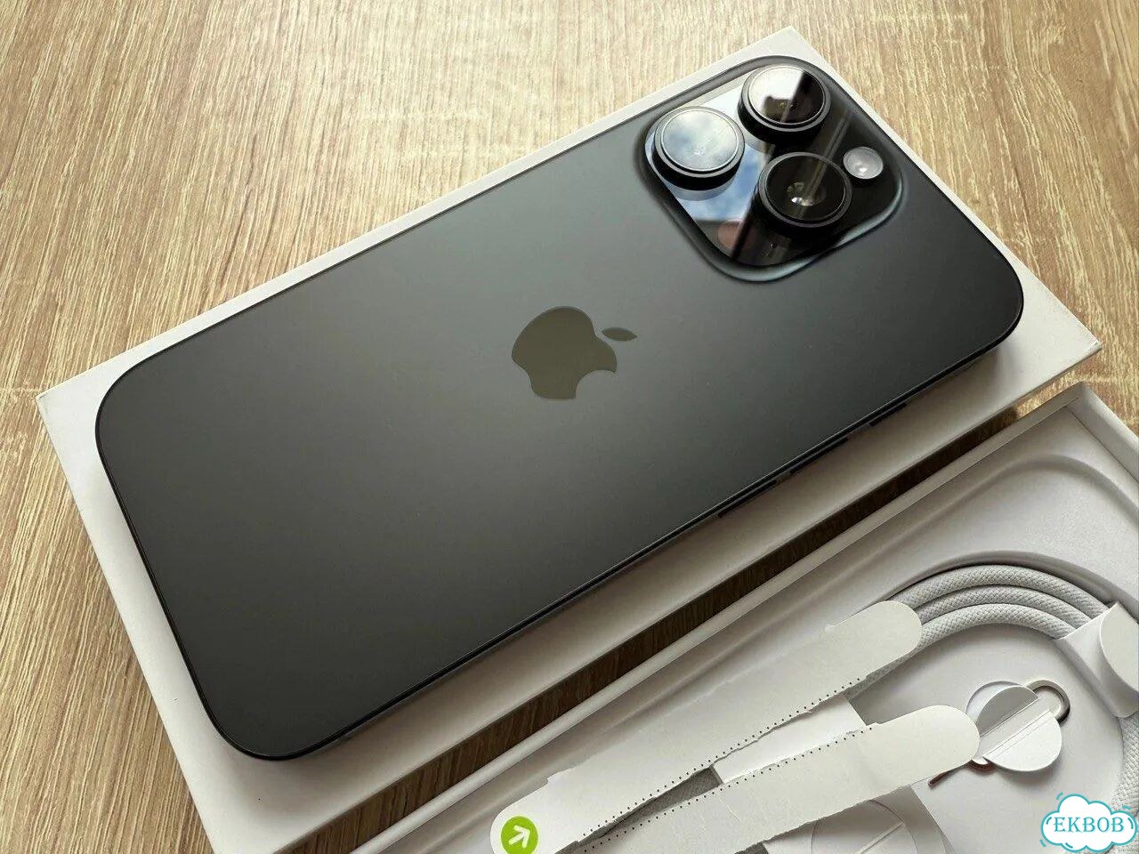 iPhone 16 Pro Max, 256 ГБ, SIM + eSIM фото 1
