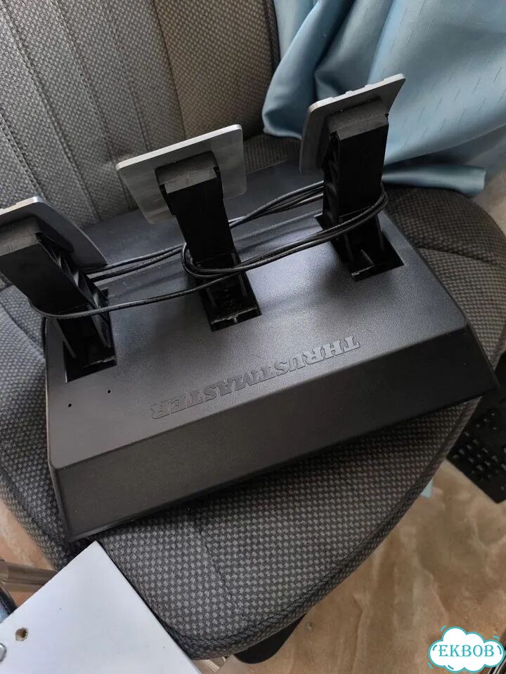 ThrustMaster T300RS GT фото 6