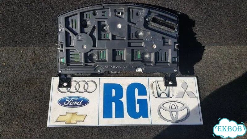 Панель приборов Opel Astra H хэтчбек Z16XEP 2006 фото 4