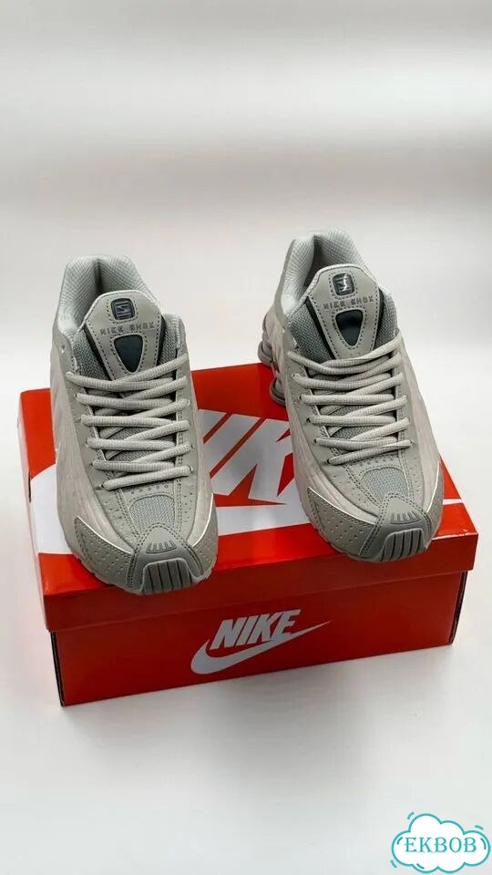 Кроссовки Nike Shox R4 фото 2
