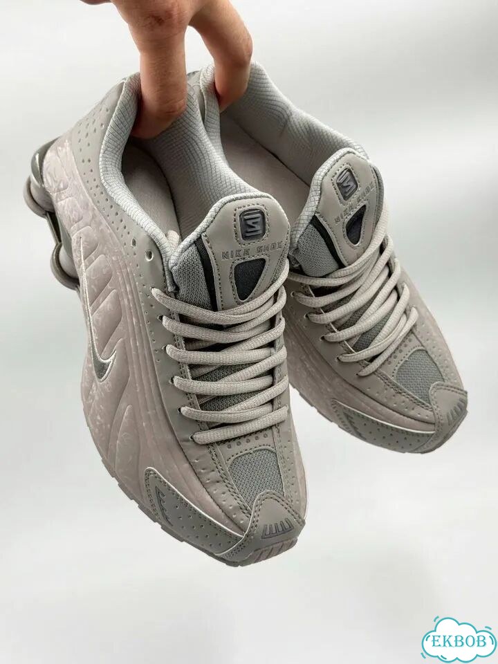 Кроссовки Nike Shox R4 фото 3