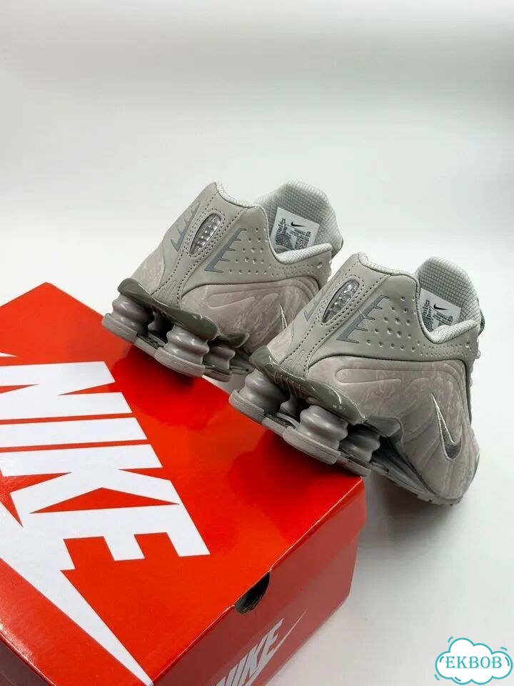 Кроссовки Nike Shox R4 фото 4