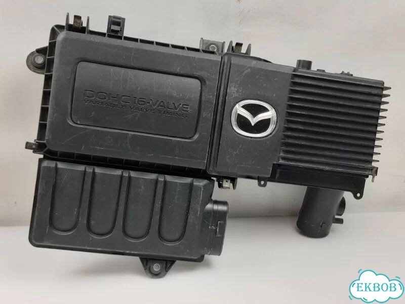 Корпус воздушного фильтра Mazda 3 BK седан 1.6 Z6 фото 1